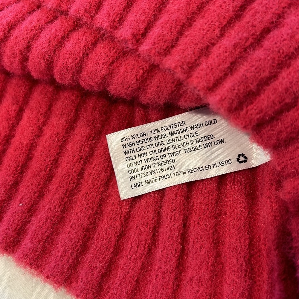 Art Class Pink Sweater Vest Size XL New. 3 Button down. Lots of stretch - Picture 7 of 8